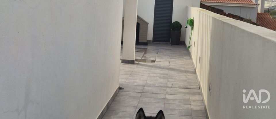 Moradia térrea T2 em Alenquer (Santo Estêvão e Triana) de 60 m²