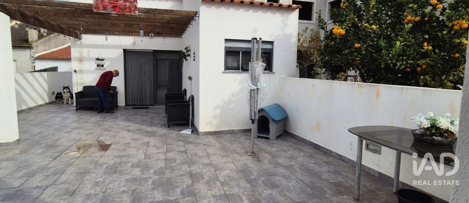 Moradia térrea T2 em Alenquer (Santo Estêvão e Triana) de 60 m²