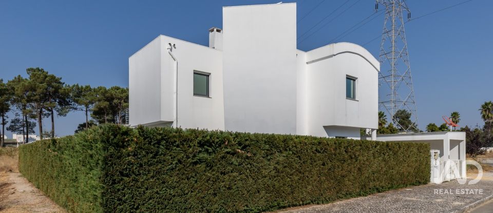 House T4 in Quinta do Anjo of 200 m²