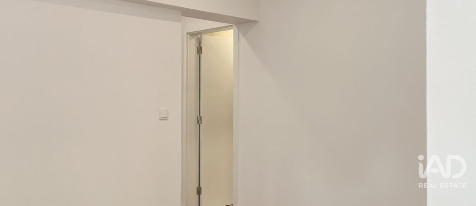 Apartment T2 in Olivais of 66 m²