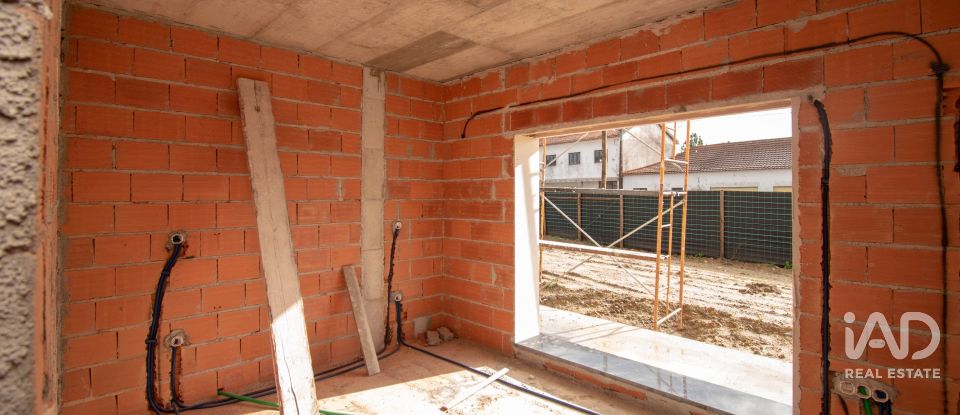 Casa T4 em Maceira de 194 m²