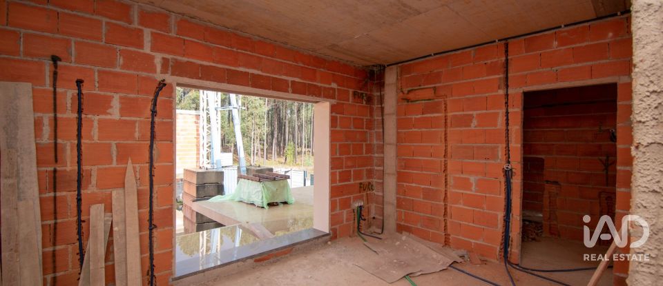 Casa T4 em Maceira de 194 m²