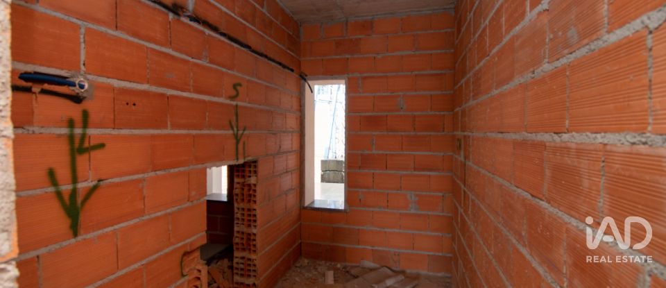 Casa T4 em Maceira de 194 m²