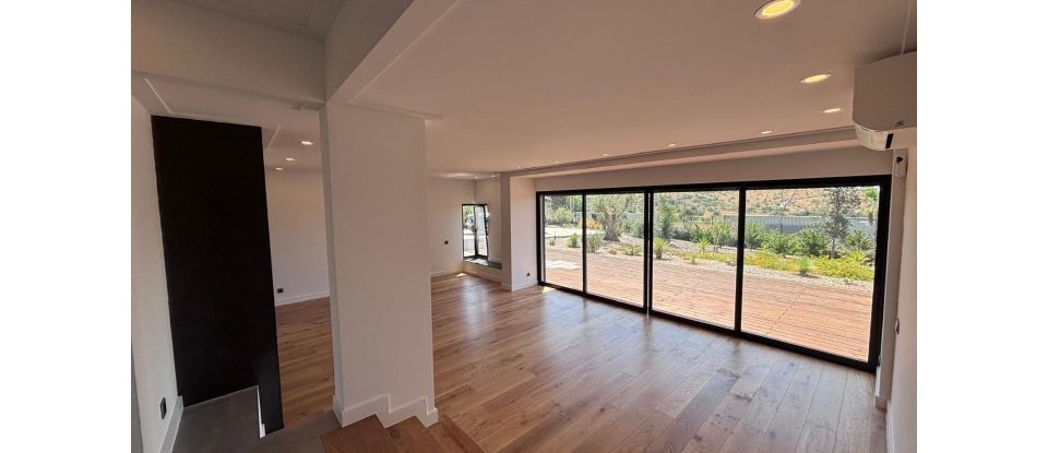 Casa de Campo T5 em Quarteira de 321 m²