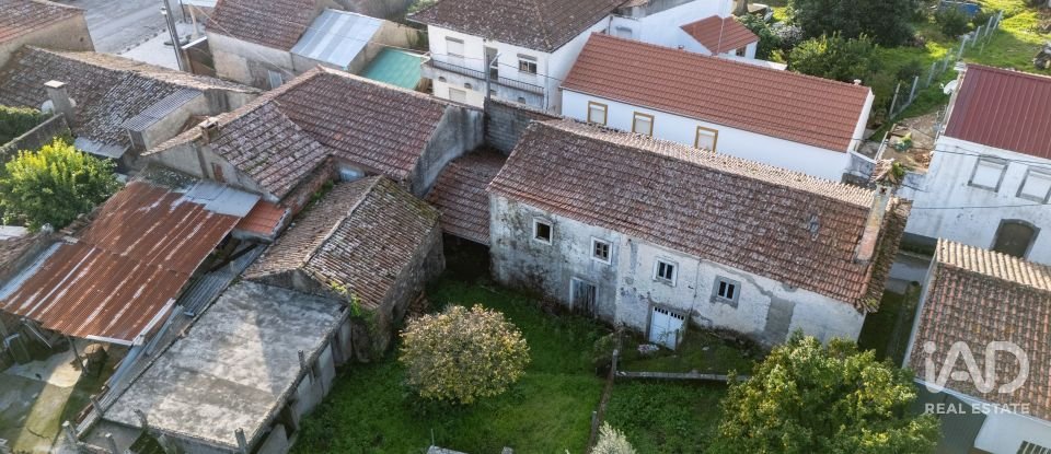 Casa de Campo T4 em Aguda de 180 m²