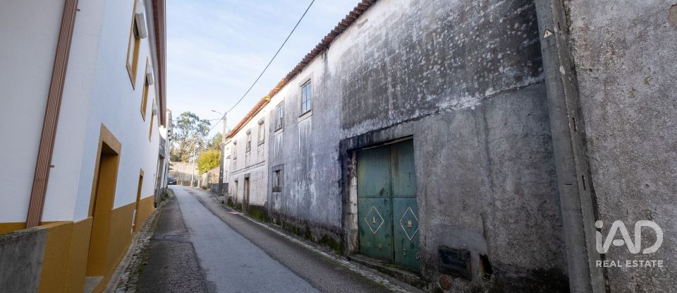 Casa de Campo T4 em Aguda de 180 m²