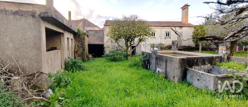 Casa de Campo T4 em Aguda de 180 m²