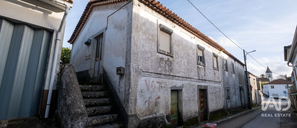 Casa de Campo T4 em Aguda de 180 m²