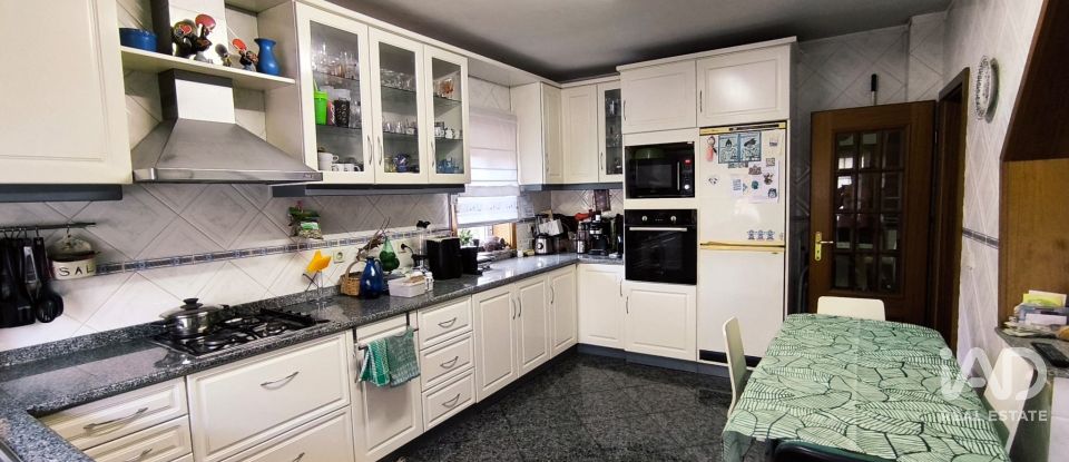 House T4 in Custóias, Leça do Balio e Guifões of 294 m²