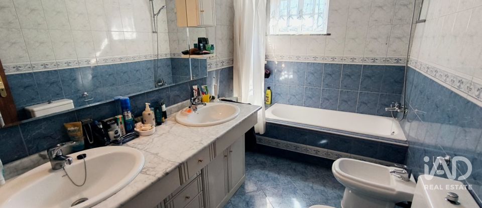 House T4 in Custóias, Leça do Balio e Guifões of 294 m²