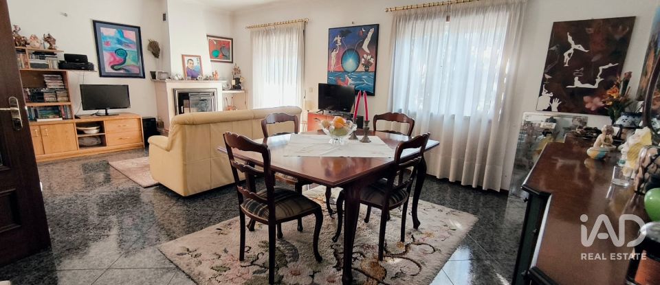 House T4 in Custóias, Leça do Balio e Guifões of 294 m²