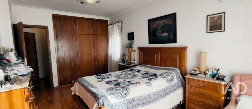 House T4 in Custóias, Leça do Balio e Guifões of 294 m²