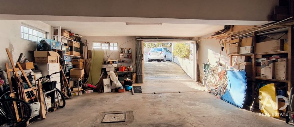 House T4 in Custóias, Leça do Balio e Guifões of 294 m²