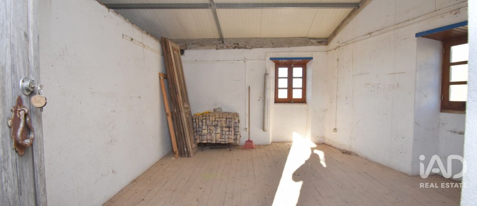 House T3 in Lousã e Vilarinho of 200 m²