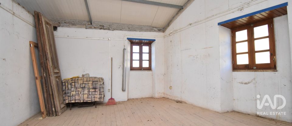 House T3 in Lousã e Vilarinho of 200 m²