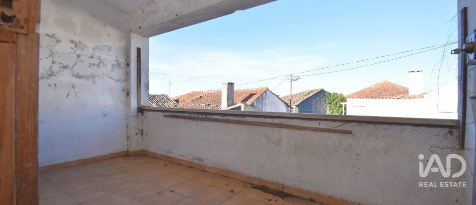 House T3 in Lousã e Vilarinho of 200 m²