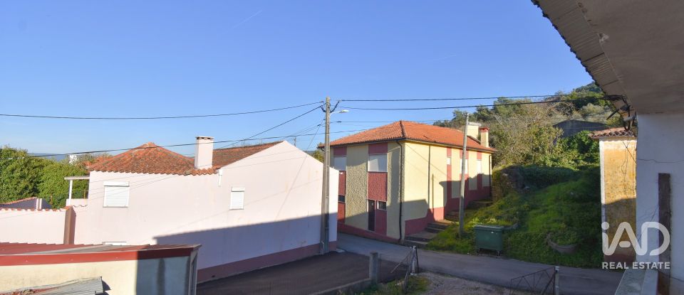 House T3 in Lousã e Vilarinho of 200 m²