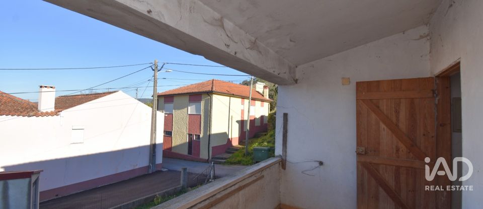 House T3 in Lousã e Vilarinho of 200 m²