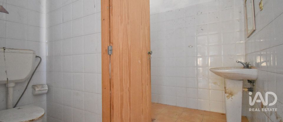 House T3 in Lousã e Vilarinho of 200 m²