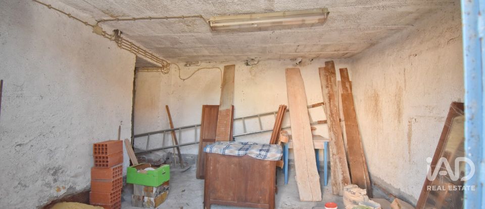 House T3 in Lousã e Vilarinho of 200 m²