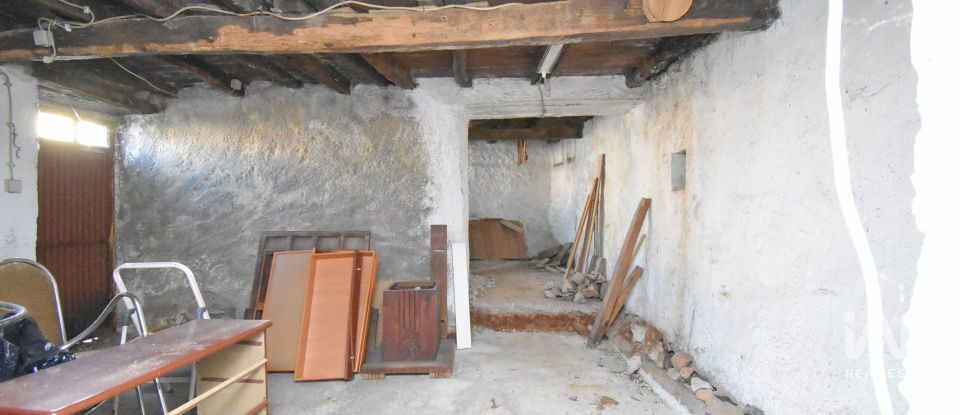 House T3 in Lousã e Vilarinho of 200 m²