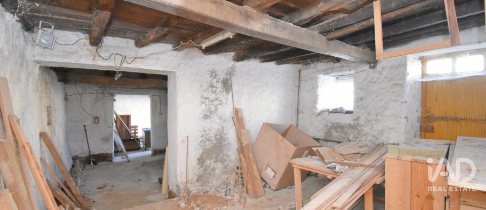 House T3 in Lousã e Vilarinho of 200 m²