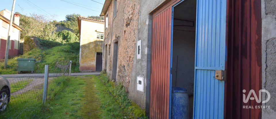 House T3 in Lousã e Vilarinho of 200 m²