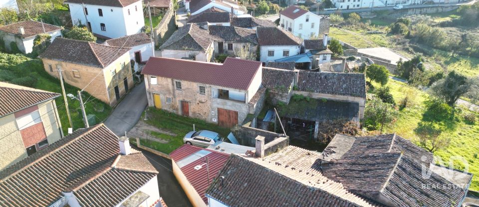 House T3 in Lousã e Vilarinho of 200 m²