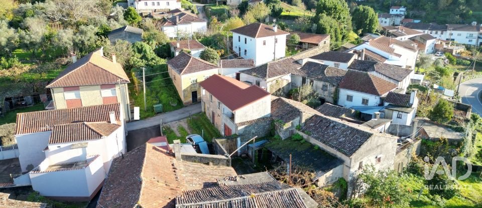 House T3 in Lousã e Vilarinho of 200 m²