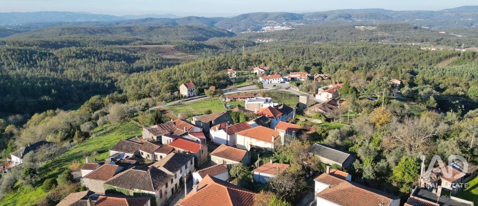 House T3 in Lousã e Vilarinho of 200 m²