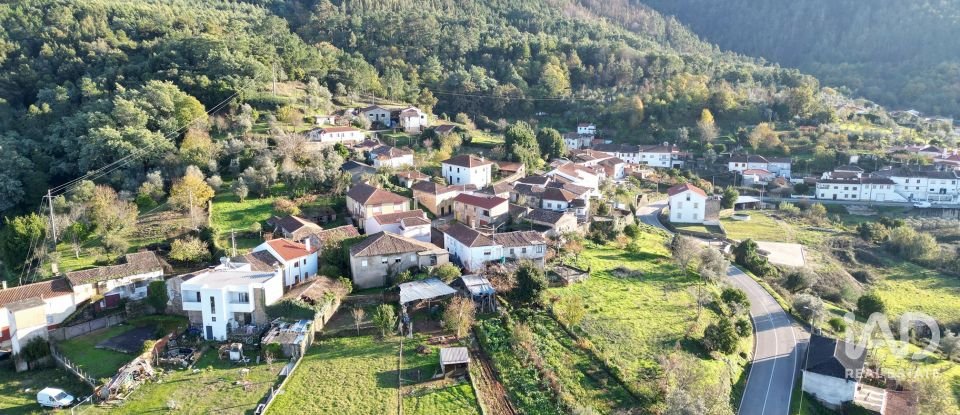 House T3 in Lousã e Vilarinho of 200 m²
