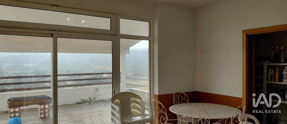 House T2 in Casegas e Ourondo of 256 m²