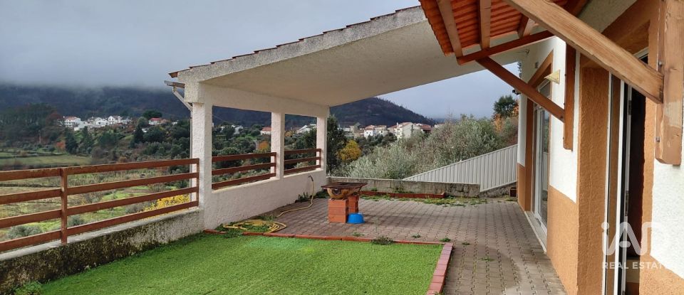 House T2 in Casegas e Ourondo of 256 m²