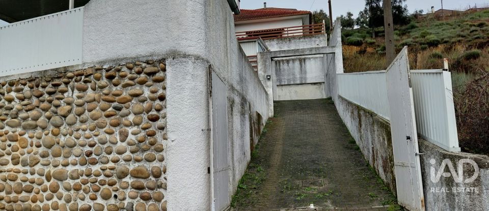 House T2 in Casegas e Ourondo of 256 m²