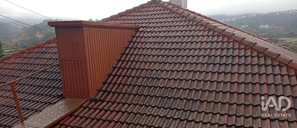 House T2 in Casegas e Ourondo of 256 m²