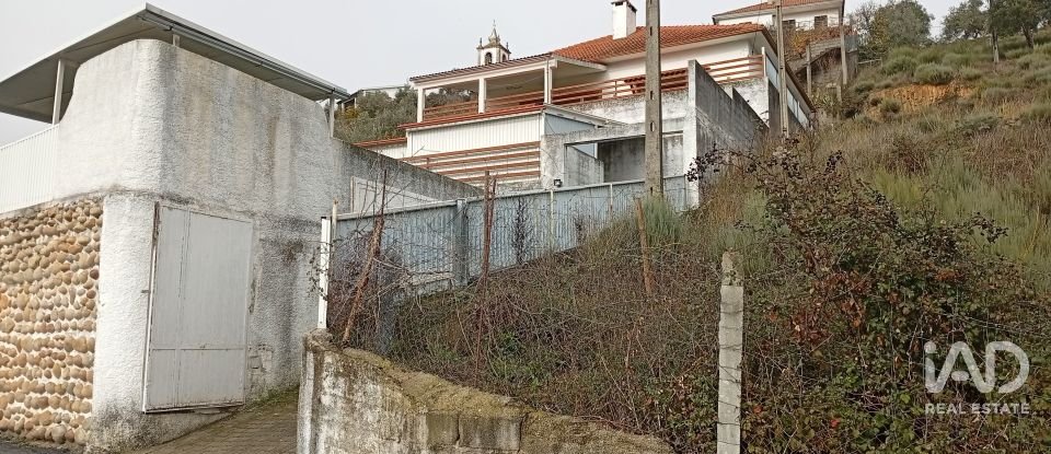 House T2 in Casegas e Ourondo of 256 m²