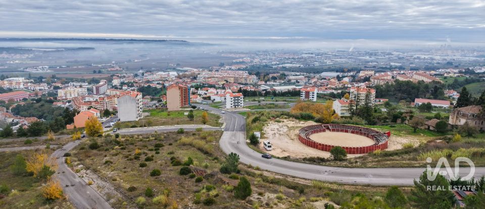 Terrain à bâtir à Alenquer (Santo Estêvão e Triana) de 189 m²