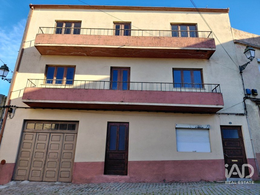 House T4 in - of 267 m²