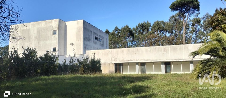 Prédio em Árvore de 1 735 m²