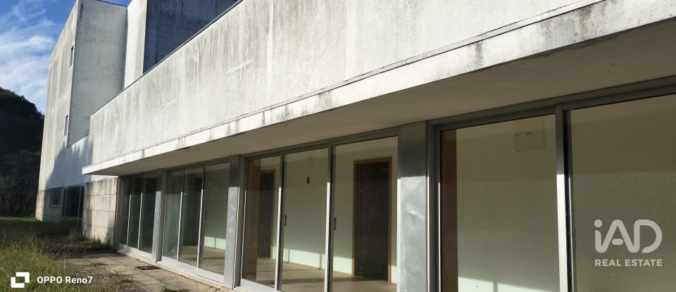 Prédio em Árvore de 1 735 m²