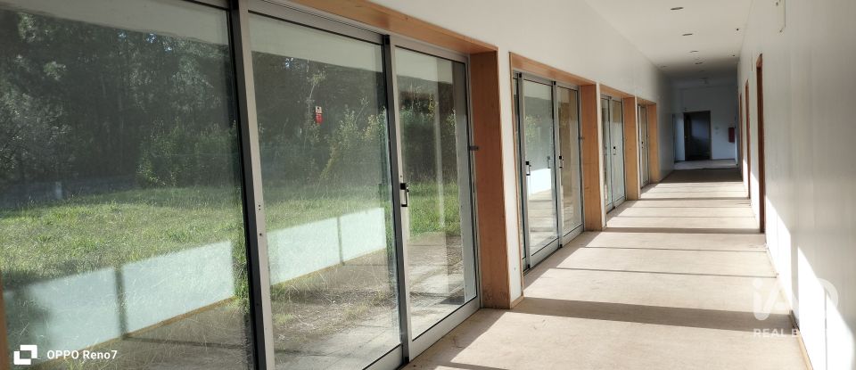 Prédio em Árvore de 1 735 m²