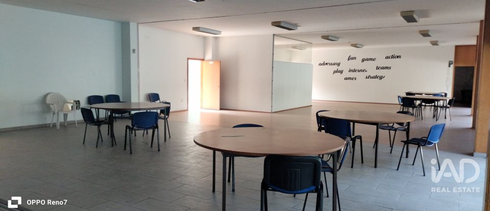 Prédio em Árvore de 1 735 m²