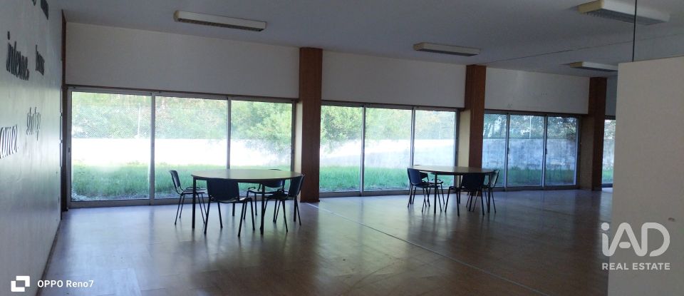 Prédio em Árvore de 1 735 m²