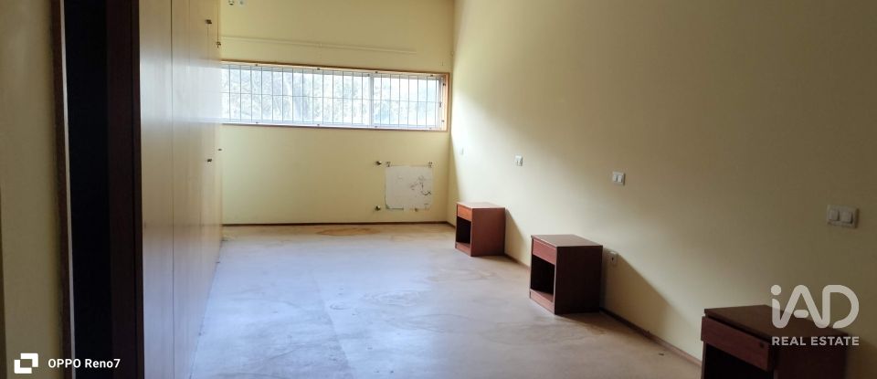 Prédio em Árvore de 1 735 m²