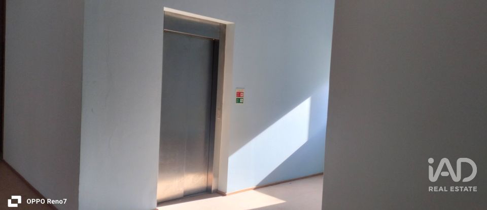 Prédio em Árvore de 1 735 m²