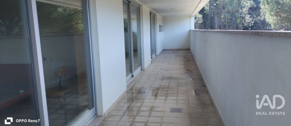 Prédio em Árvore de 1 735 m²