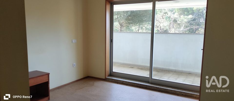 Prédio em Árvore de 1 735 m²