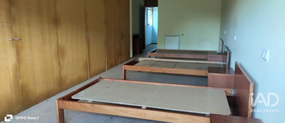 Prédio em Árvore de 1 735 m²