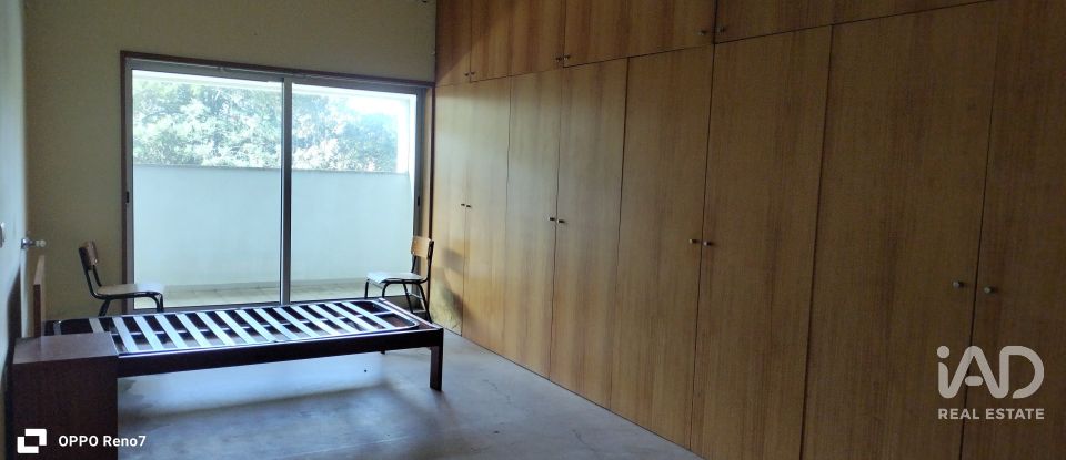 Prédio em Árvore de 1 735 m²